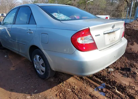 2003 Toyota Camry Xle z USA, uszkodzony, nr VIN 4T1BE32K53U762615